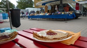 Lättyjä torilla ja mummuloissa.